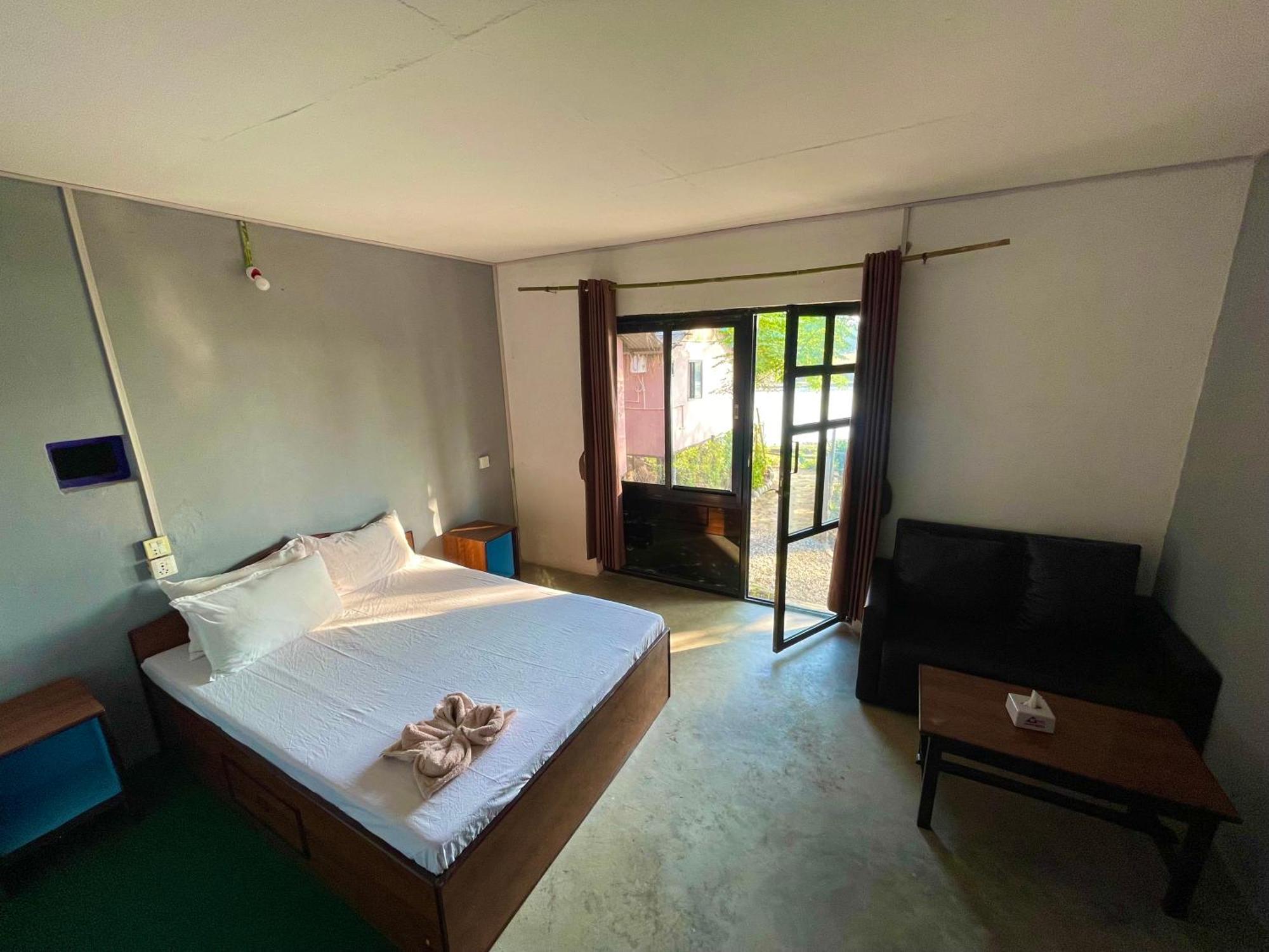 Bamby Chilling House - Feel The Nature Sauraha Exterior photo